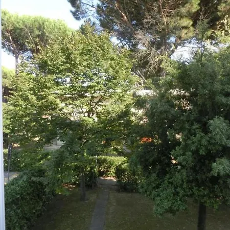 Modern In Pineda - Beahost