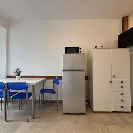 Modern In Pineda - Beahost 比比翁